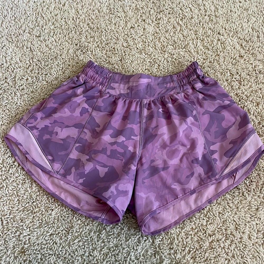 Lululemon Hotty Hot low-rise Lined shorts 4”
